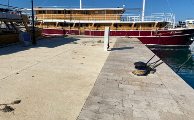 IZVOĐENJE RADOVA NA SANACIJI GLAVNOG MULA U LUCI PRIVLAKA